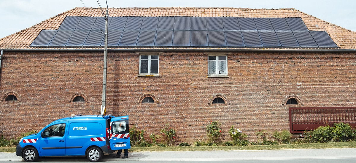 Installation de panneaux solaires sur toitures