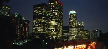 Immeubles allumés la nuit