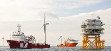 Montage d'une éolienne offshore